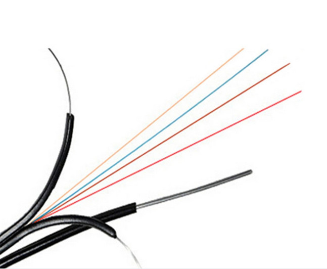 Boogvormige zelfdragende FTTH-dropkabel met 4 kernen voor telefonische communicatie