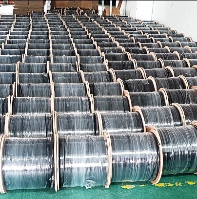 Gebruik in lucht FTTH zelfdragend glasvezel-druppelkabel binnen- en buitengebruik