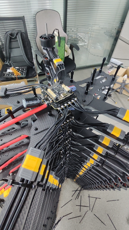 13 inch SE FPV Drone Stabiele Signaaloverdracht Hoge-definitie Beelden Lange Batterijduur en Afneembaar