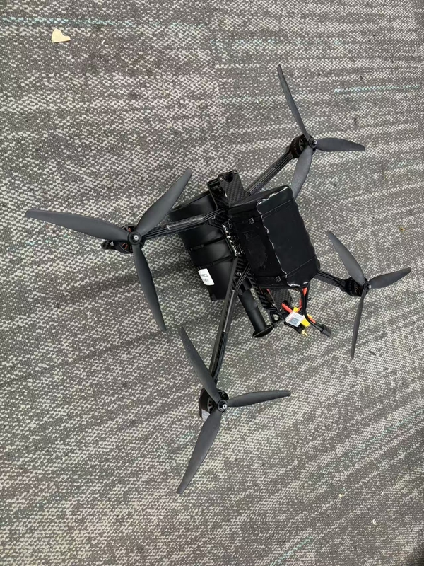 Geheimhouding Coating Jas Materiaal FPV Quadcopter Drone 25km/rol Interne Naar Externe Bedrading FC Connectortype Voor Hoge Treksterkte
