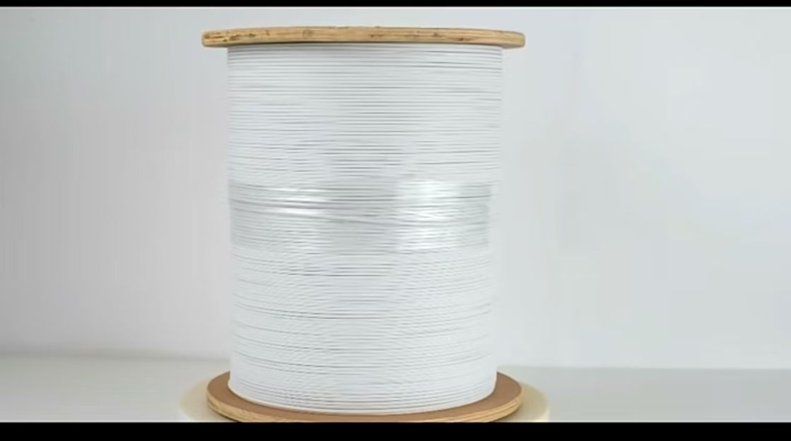 Met metaal versterkte vlinder optische kabel met LSZH buitenmantel en buigbestendige vezel voor FTTX-systeem bedrading